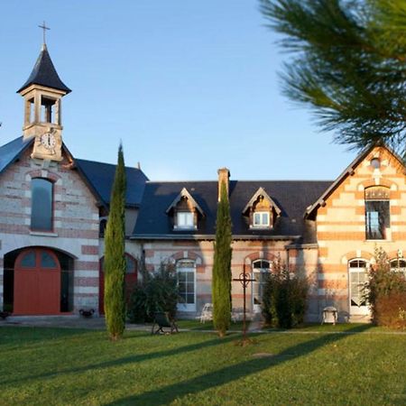 Апартаменты La Bretauche Checy Экстерьер фото